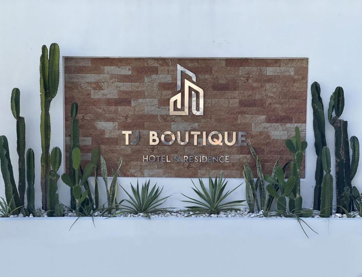 Tj Boutique Hotel Uthai Thani Buitenkant foto